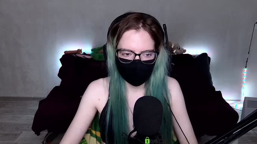 Amber (non-nude model)'s Live Webcam