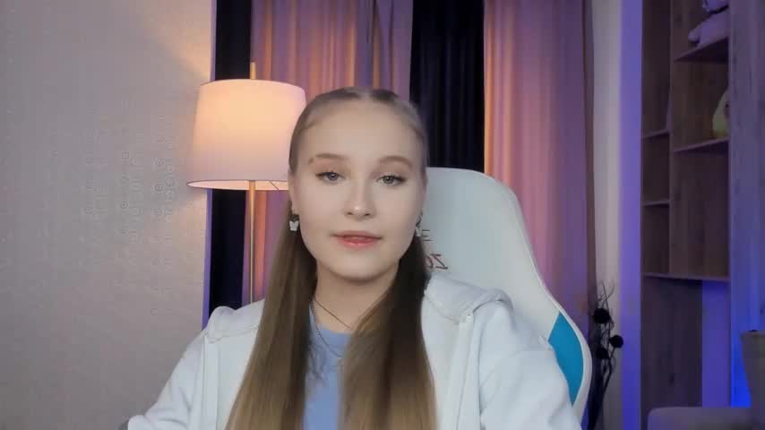 Chloe's Live Webcam
